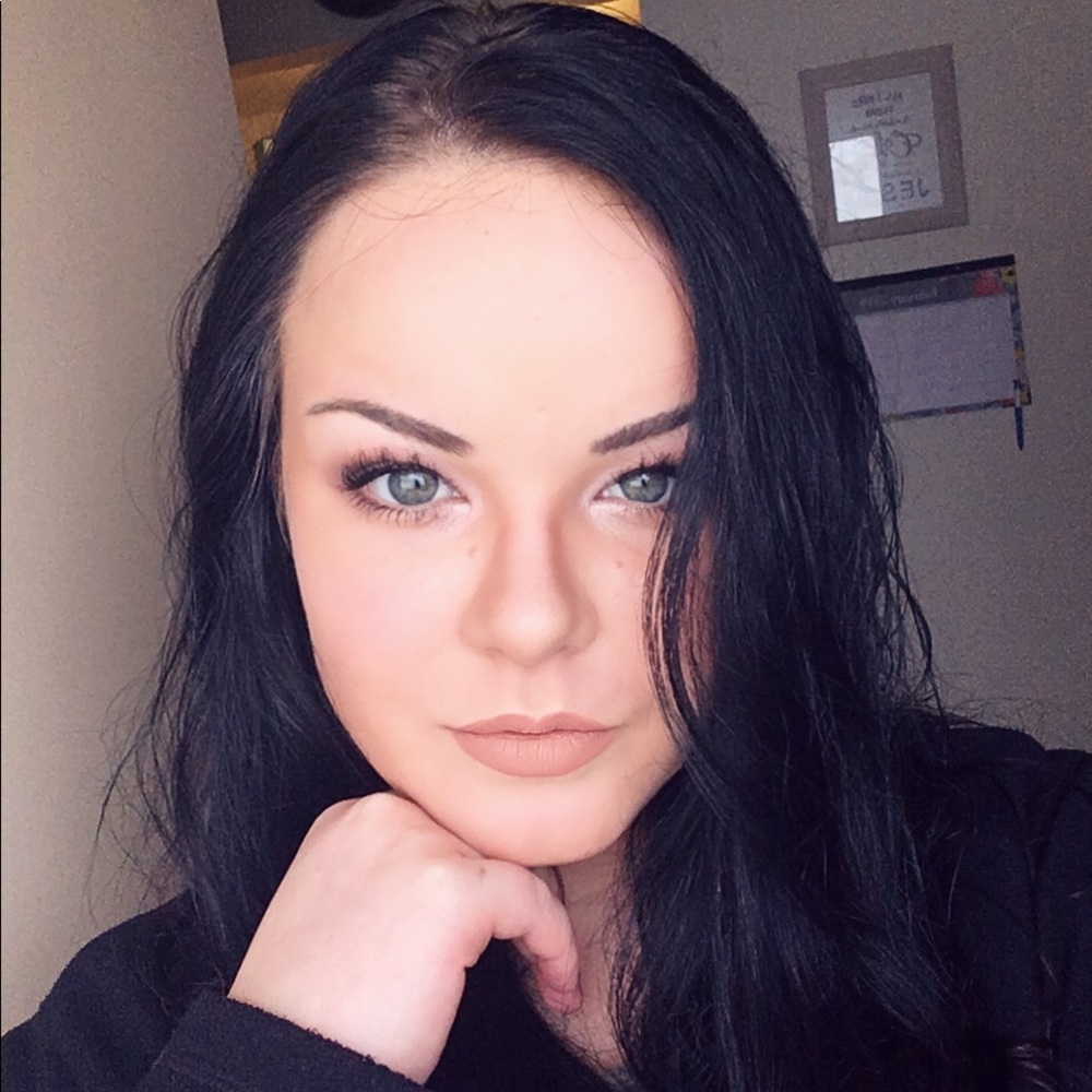 Meet your Posher, Leah